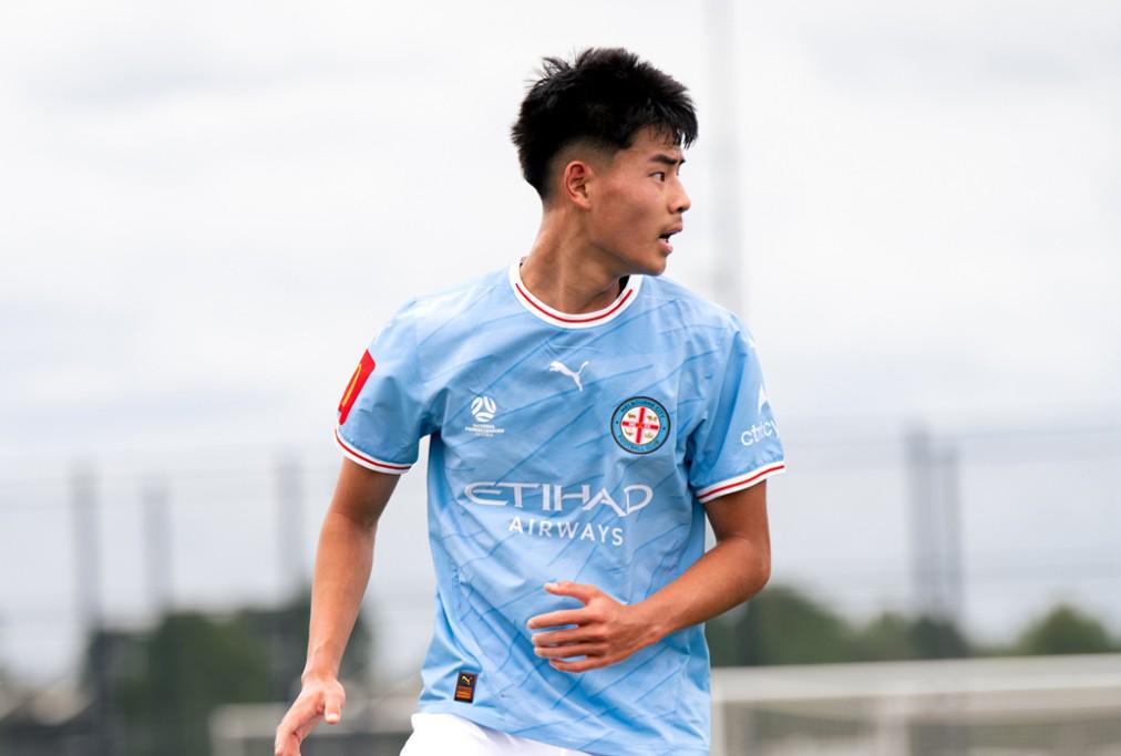 18岁华裔小将黄振文入选澳大利亚U20，将随队与U20国青交手